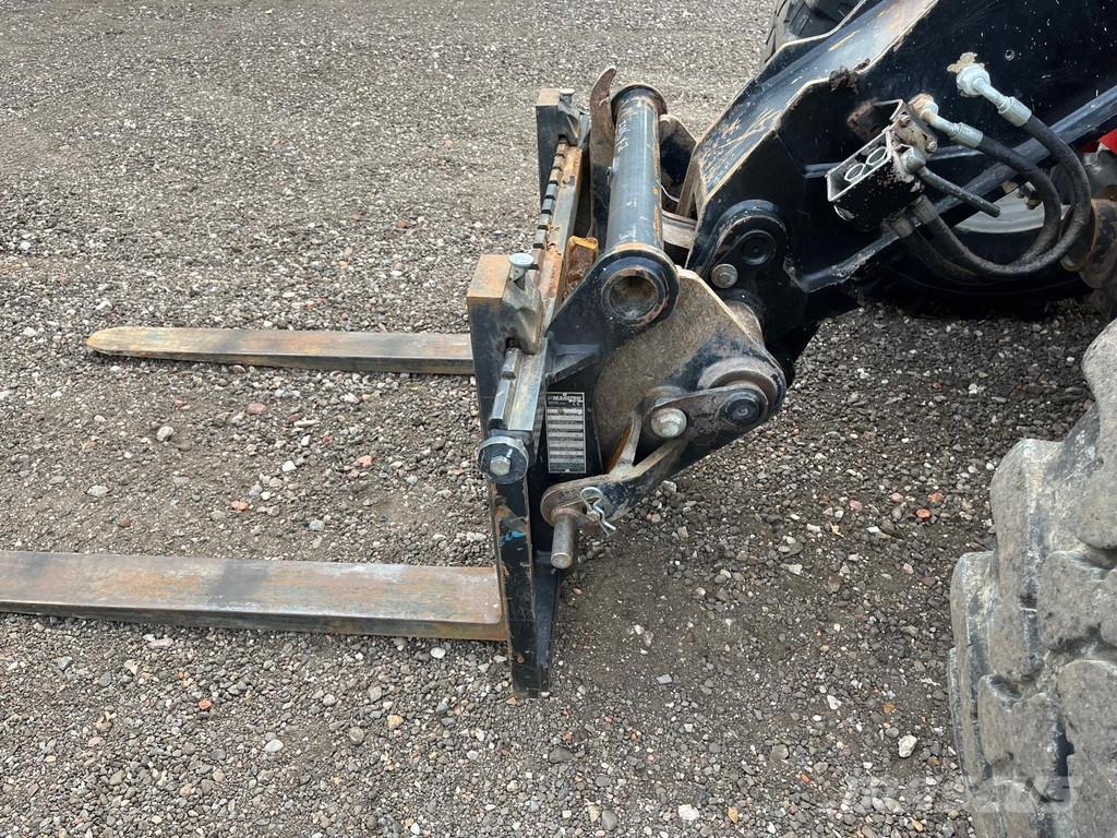 Manitou MLT 635 -130PS 伸縮臂操作車