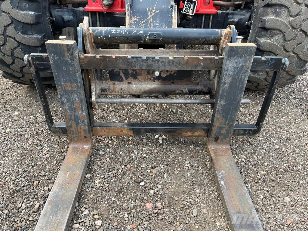 Manitou MLT 635 -130PS 伸縮臂操作車