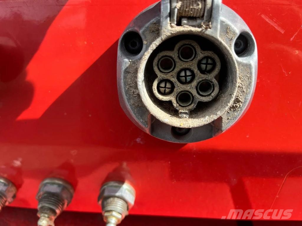 Manitou MLT 635 -130PS 伸縮臂操作車