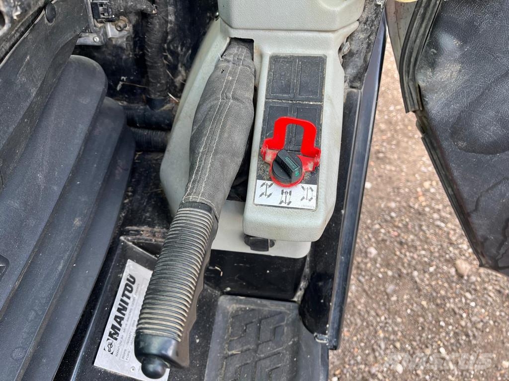 Manitou MLT 635 -130PS 伸縮臂操作車