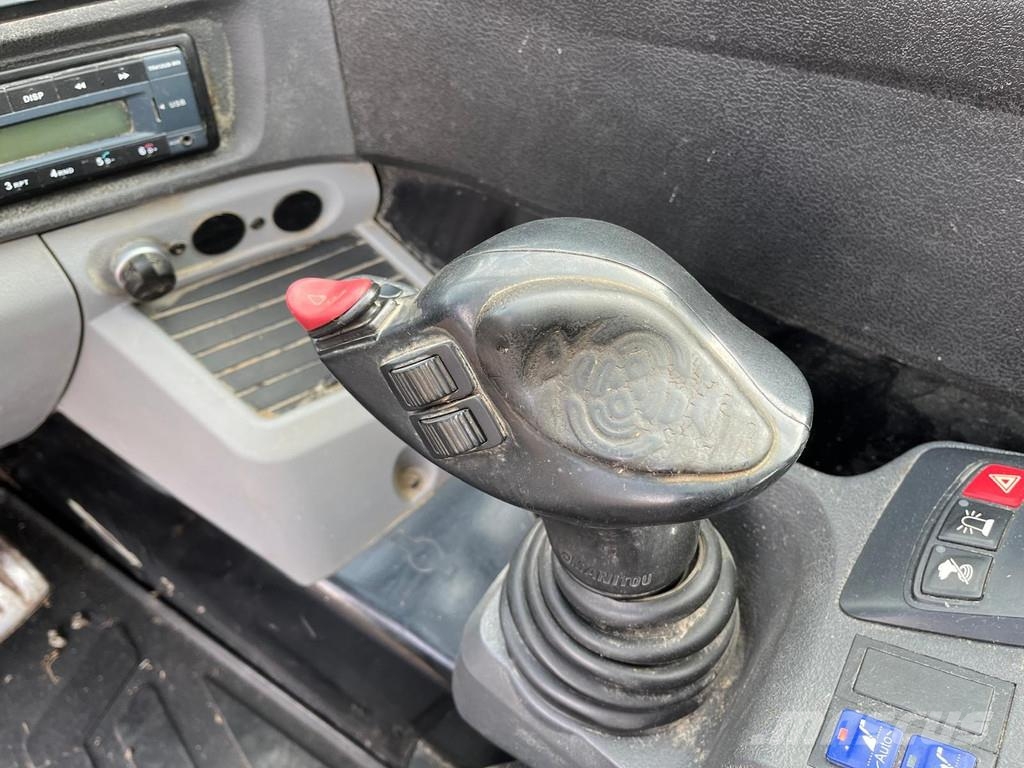 Manitou MLT 635 -130PS 伸縮臂操作車
