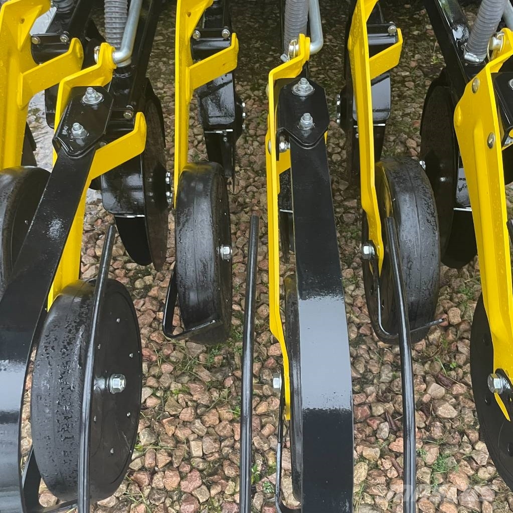 Bednar CORSA CN 6000 条播机