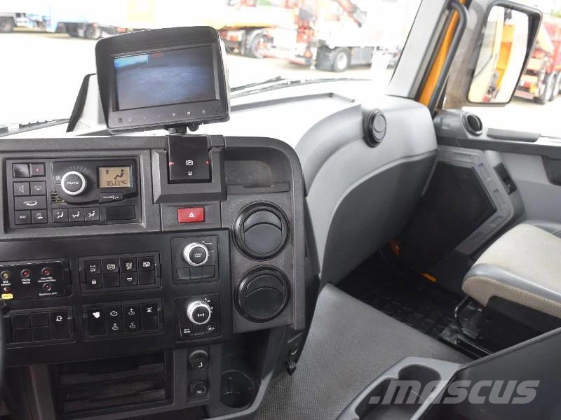 Renault C430 2 side tipper + Crane HMF 2120 - remote contr Bañeras basculantes usadas