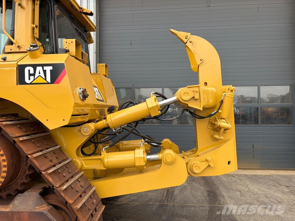 CAT D8T Buldozer sobre oruga