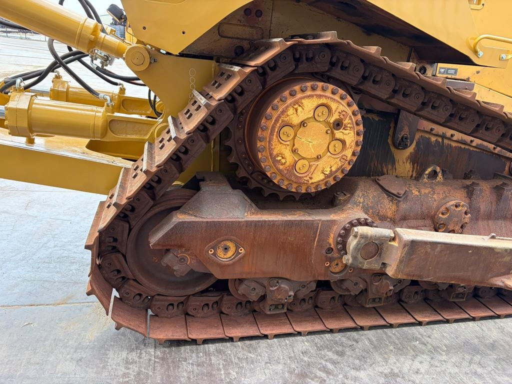 CAT D8T Buldozer sobre oruga