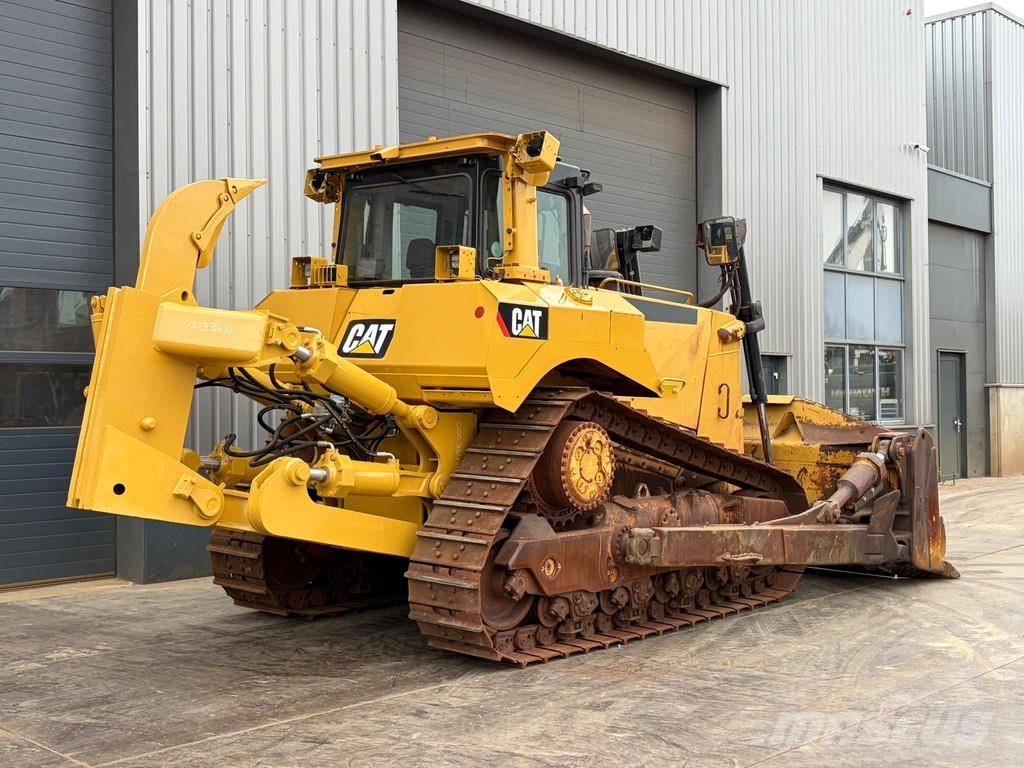 CAT D8T Buldozer sobre oruga