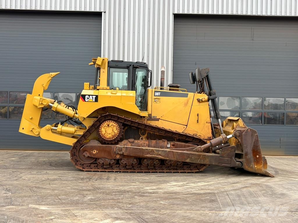 CAT D8T Buldozer sobre oruga