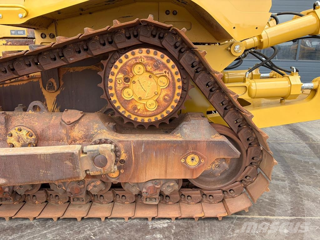CAT D8T Buldozer sobre oruga