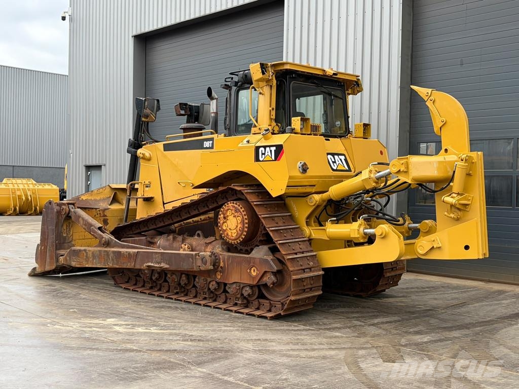CAT D8T Buldozer sobre oruga