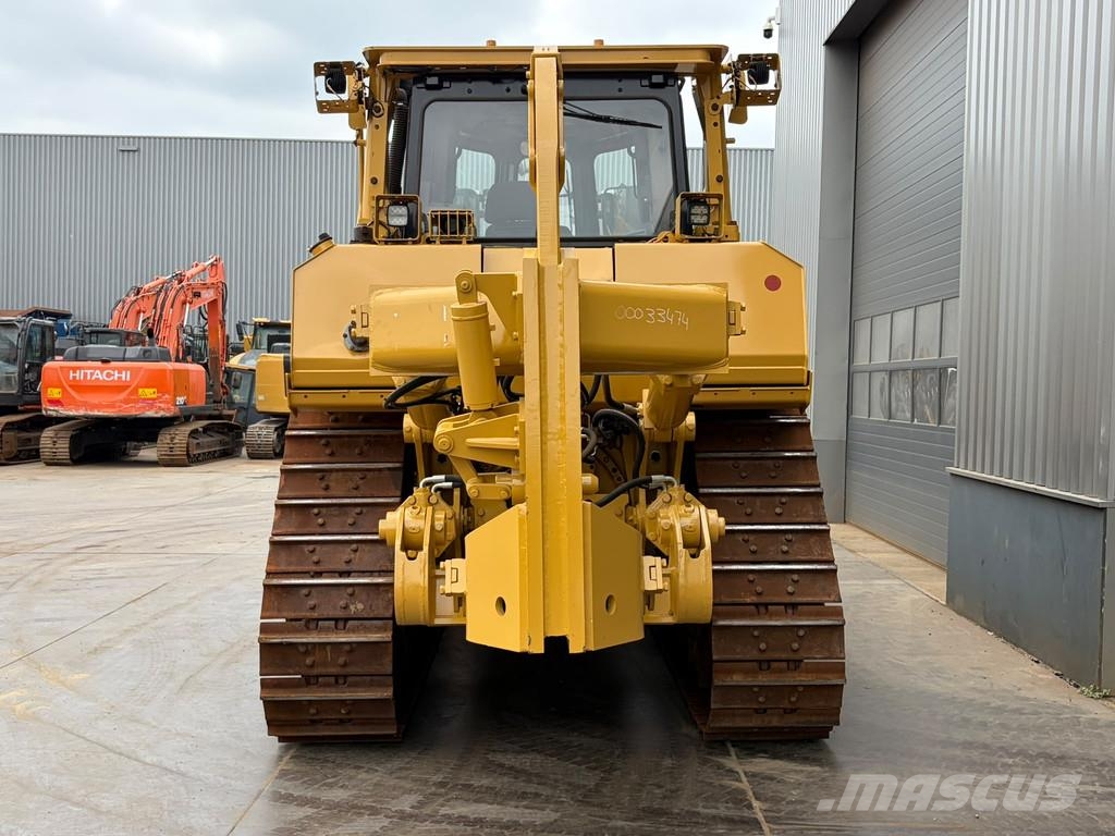 CAT D8T Buldozer sobre oruga