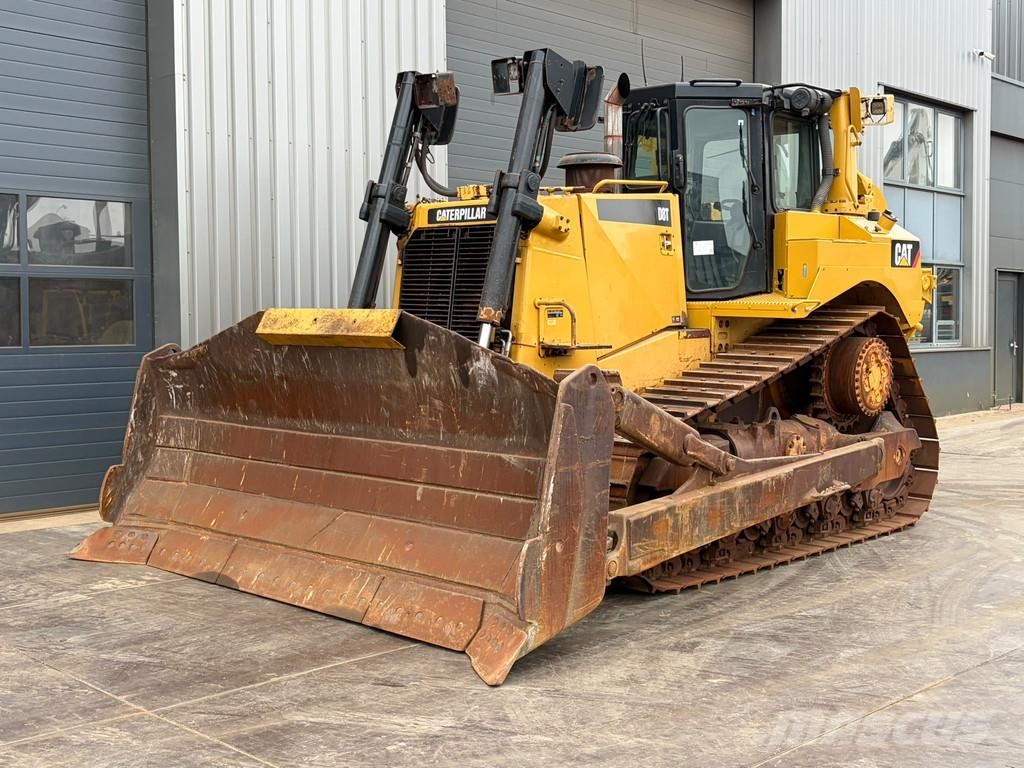 CAT D8T Buldozer sobre oruga