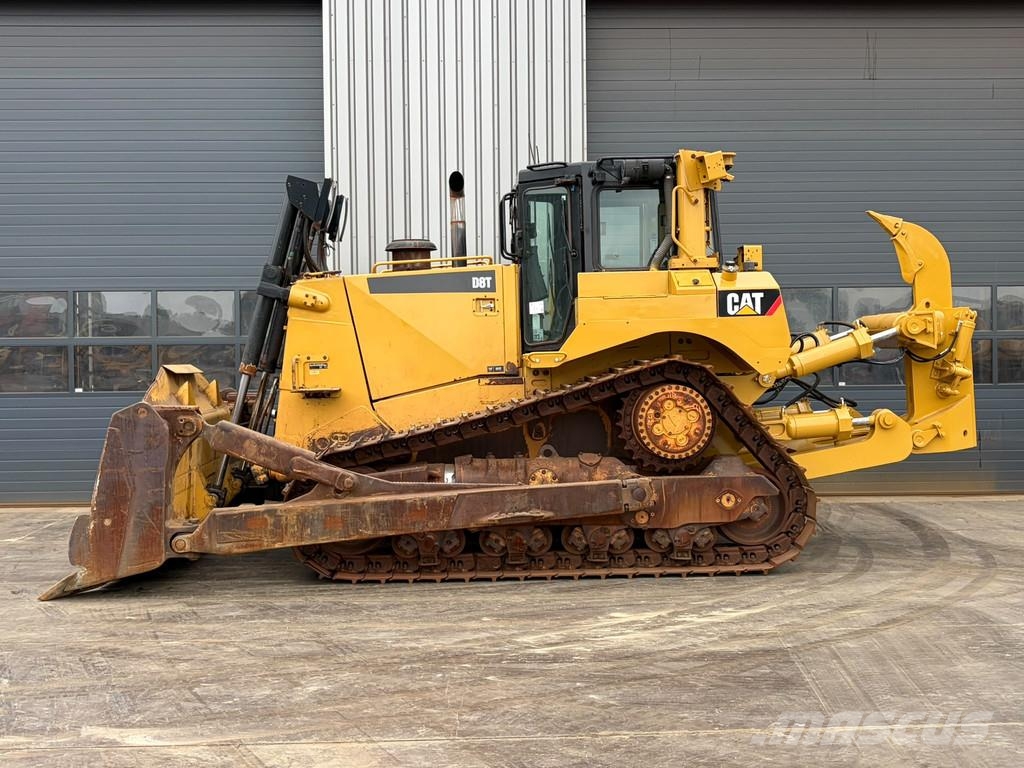 CAT D8T Buldozer sobre oruga