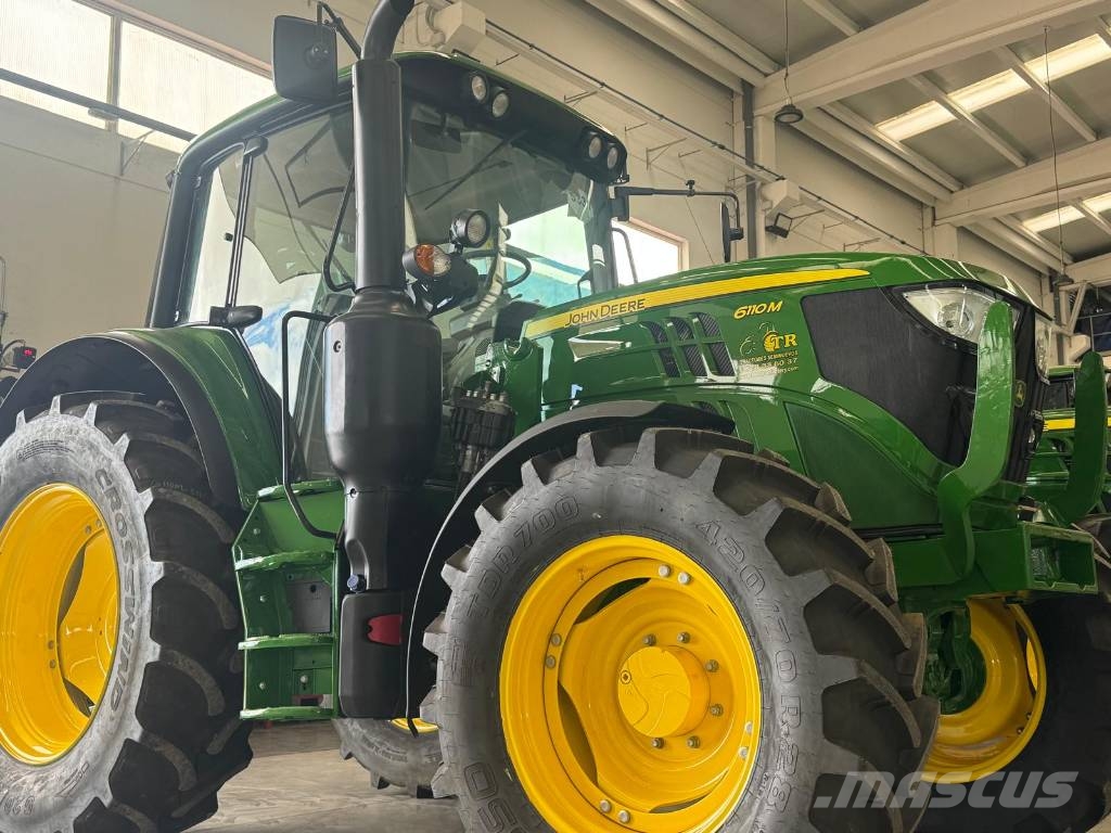 John Deere 6110M CON PALA QUICKE Q5 Traktori