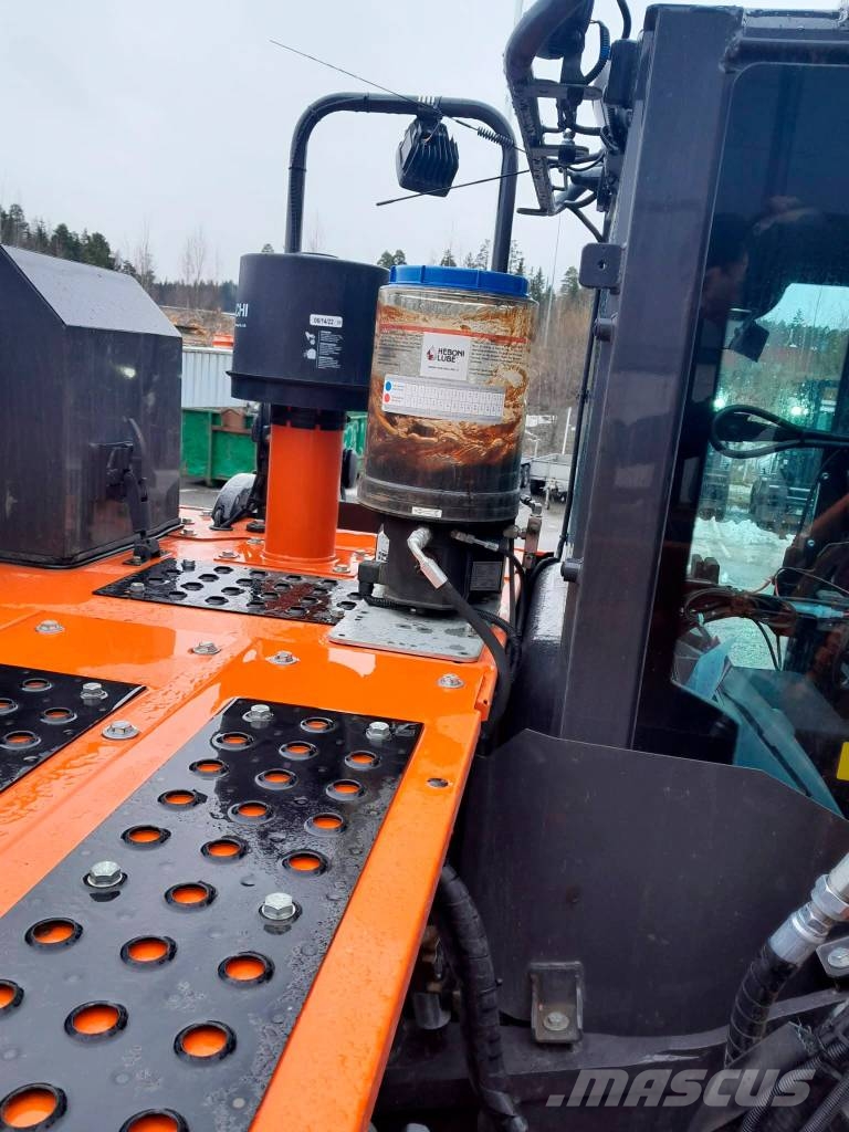 Hitachi ZX 300 LC-7 Верижен екскаватор