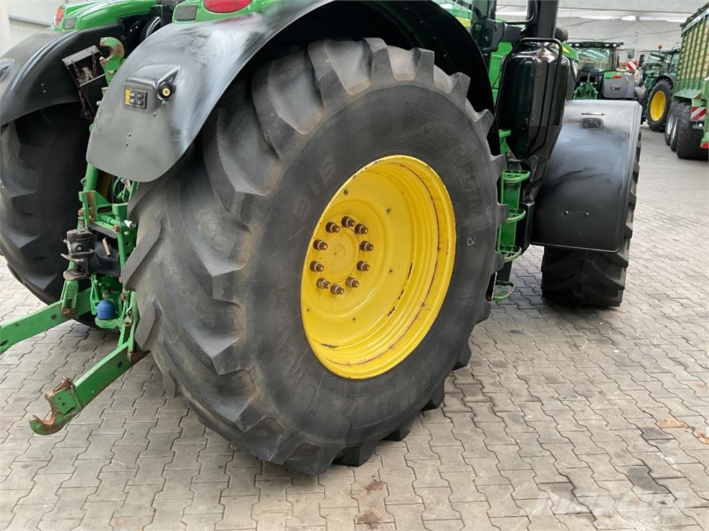 John Deere 6215R Tratores Agrícolas usados