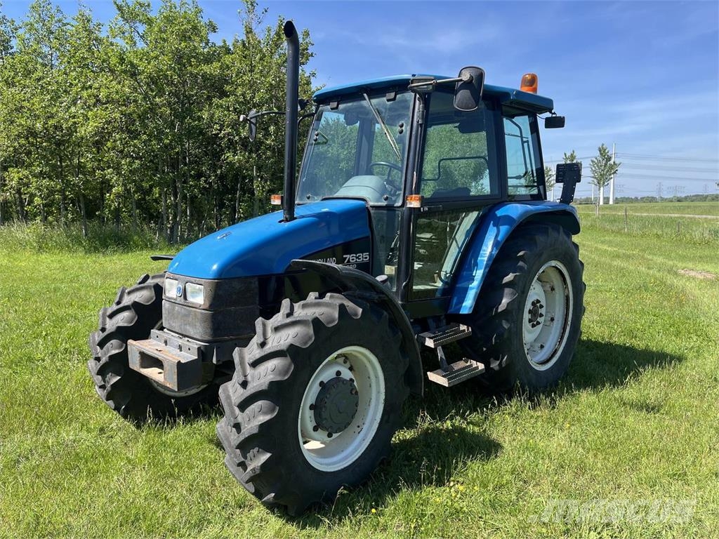New Holland 7635 Traktori