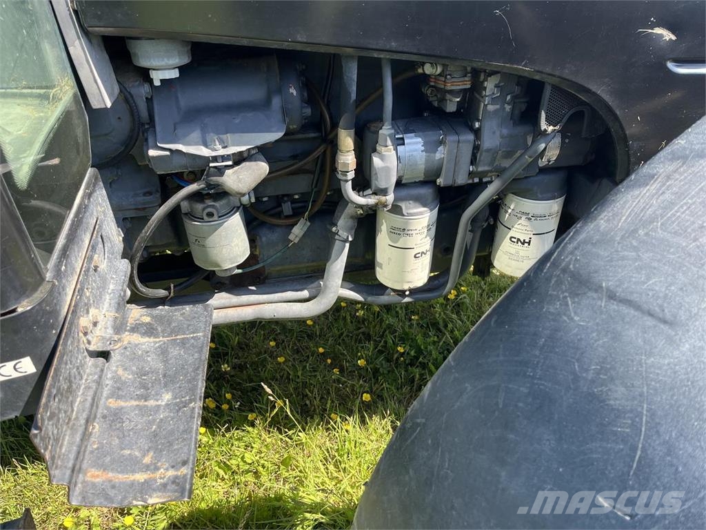 New Holland 7635 Traktori