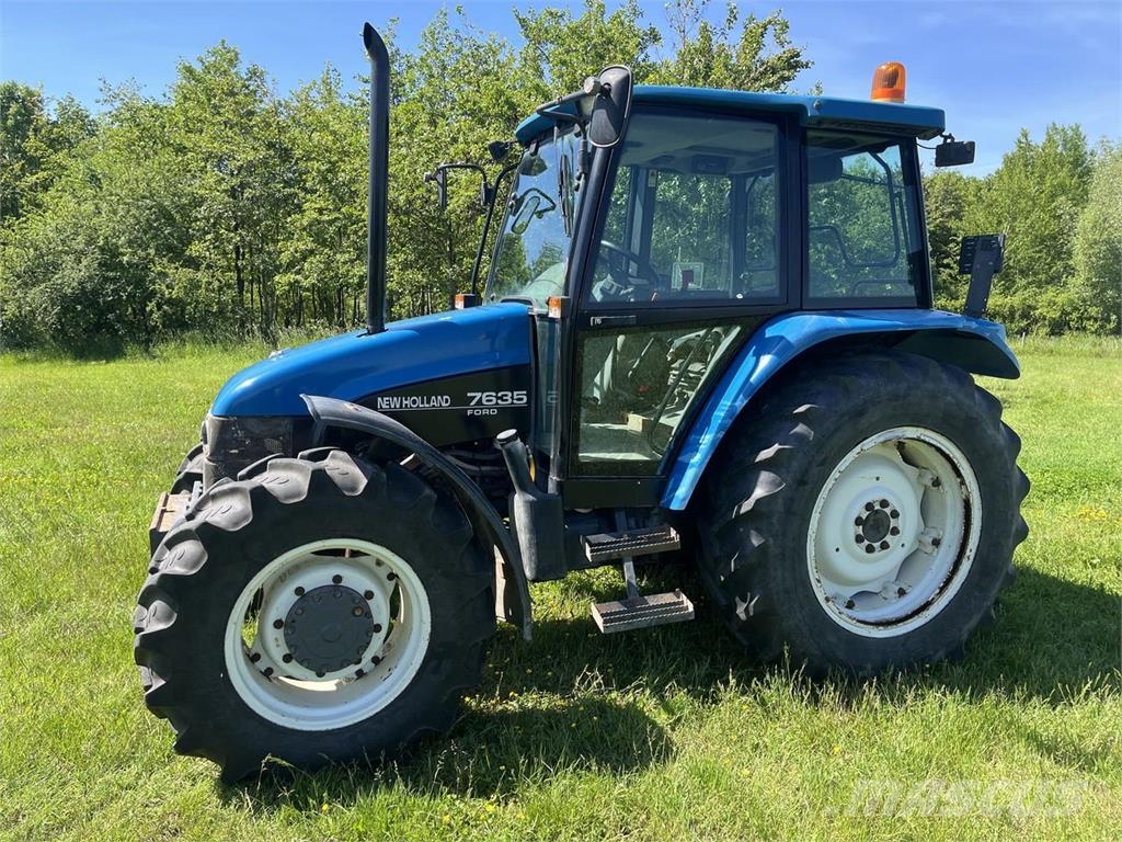 New Holland 7635 Traktori