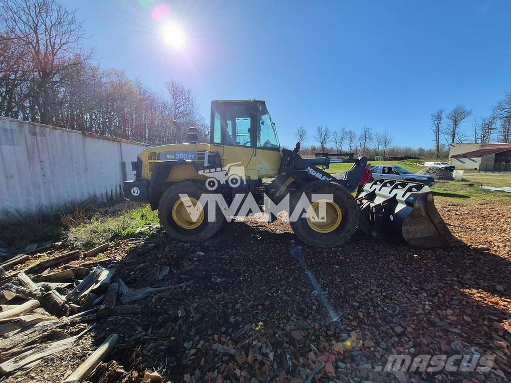 Komatsu WA250PZ-6 Carregadeiras de rodas