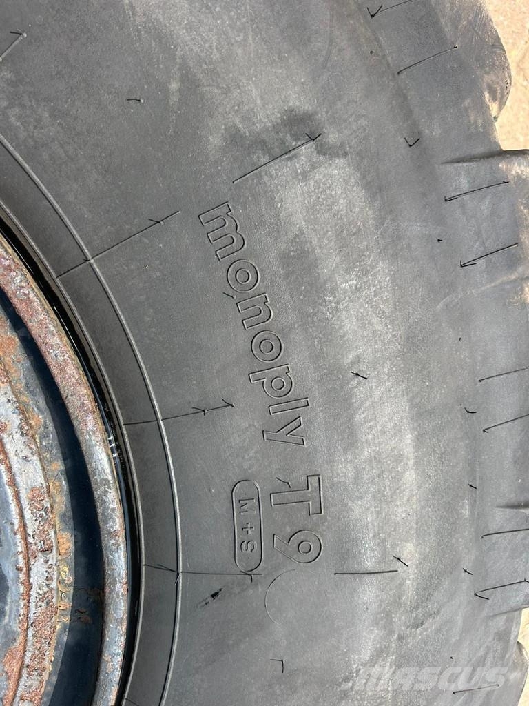 Uniroyal 14.00R20 Neumáticos, ruedas y llantas