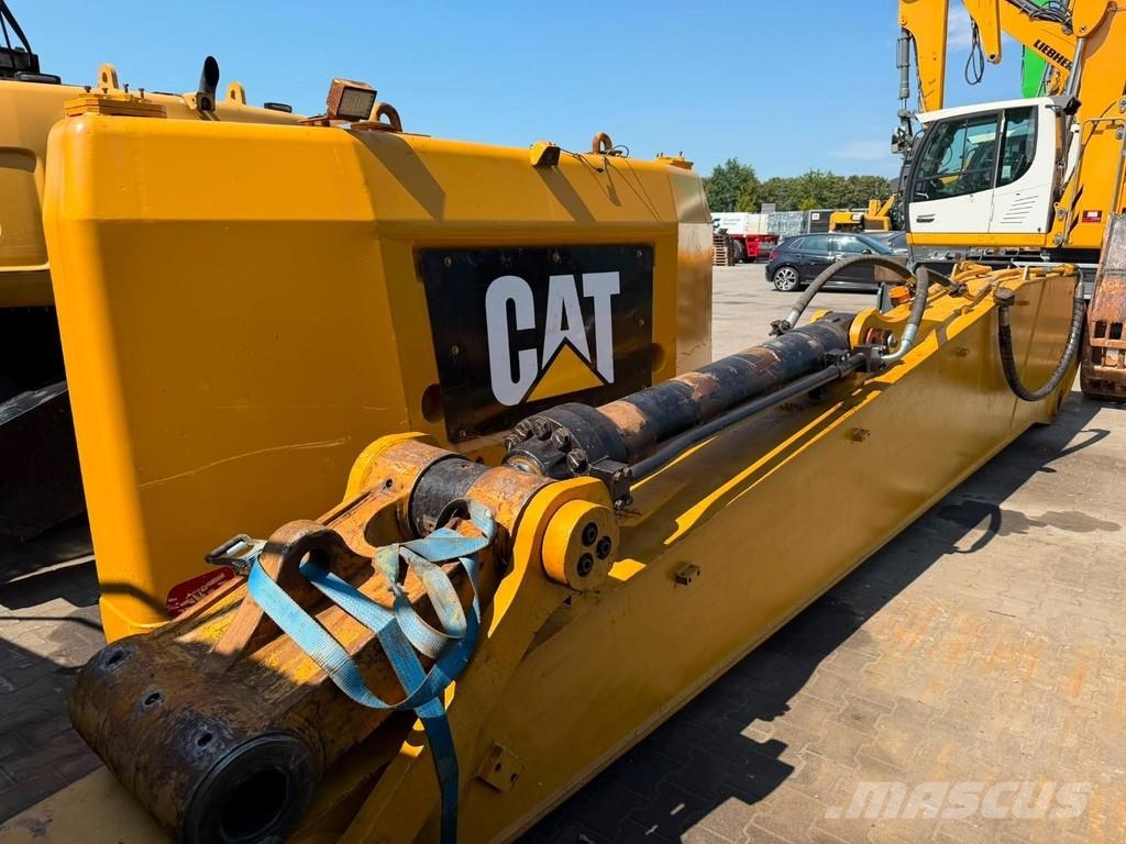 CAT 390FL Semi Longreach 8.4M boom en 7.5M stick حفارات زحافة