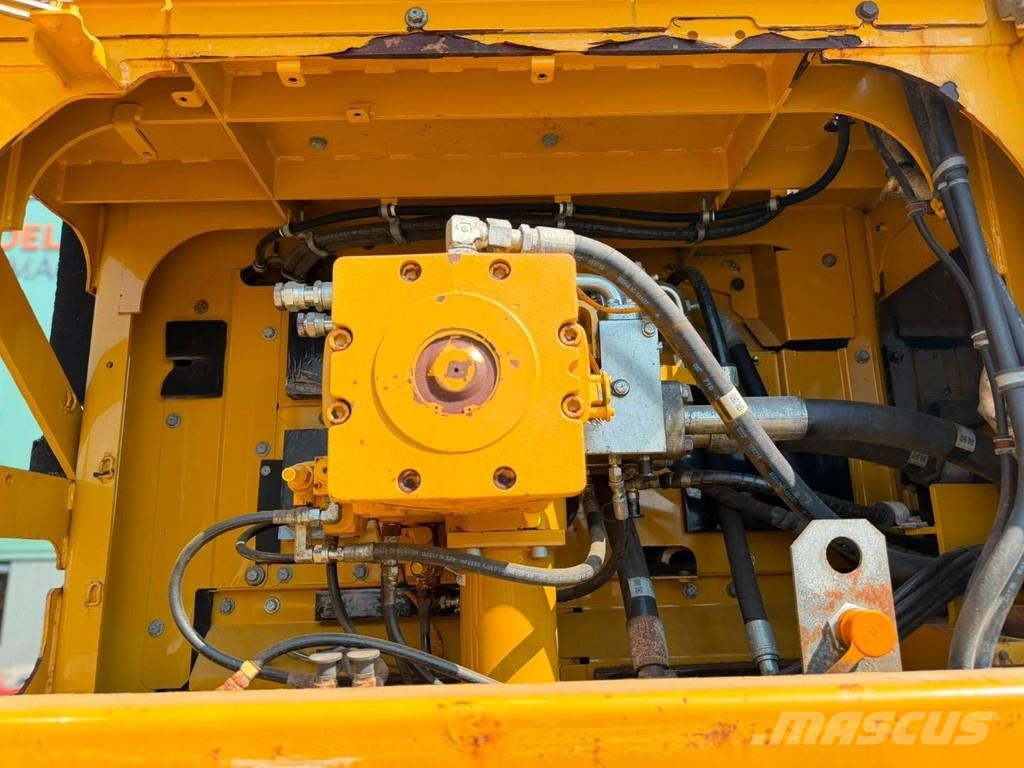 CAT 390FL Semi Longreach 8.4M boom en 7.5M stick حفارات زحافة
