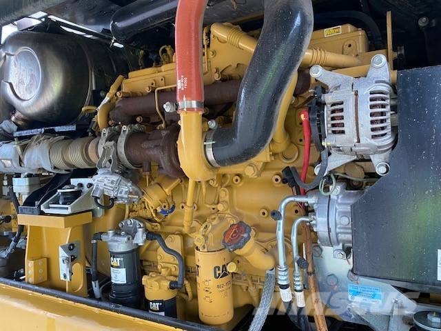 CAT MH 3022 MIETE / RENTAL (12002178) Bagri za prekladanje primarnih/sekundarnih surovin