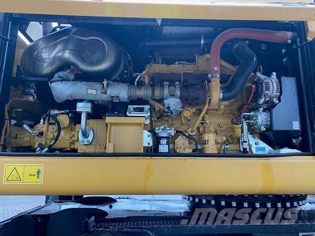CAT MH 3022 MIETE / RENTAL (12002178) Bagri za prekladanje primarnih/sekundarnih surovin