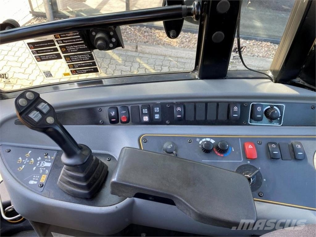 JCB TM 220 TELESKOPRADLADER Телескопични товарачи за селското стопанство