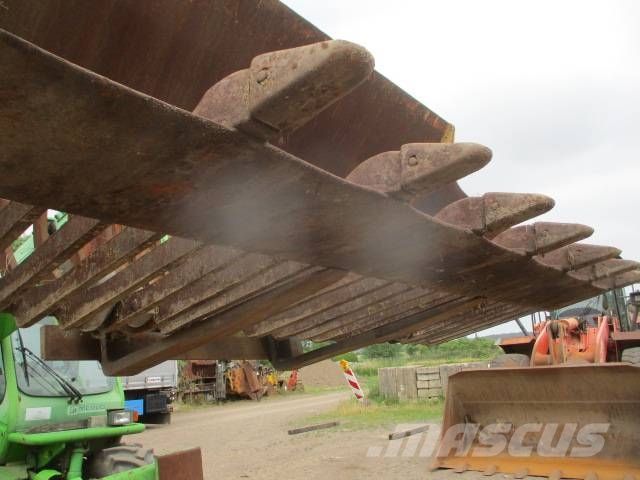 CAT 966  Siebschaufel لوادر بعجل