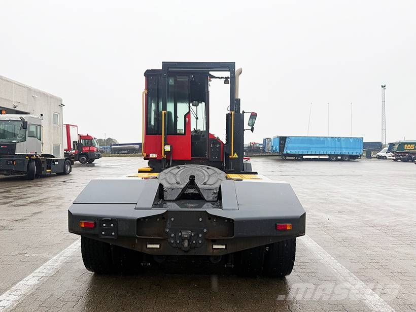 Kalmar Terminal tractor / Terminal-Zugmaschine / Cabezas tractoras