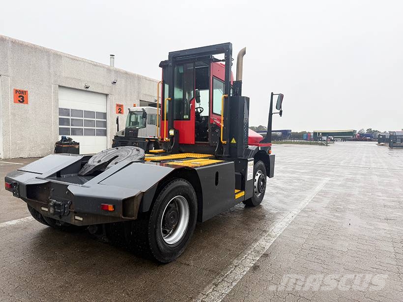 Kalmar Terminal tractor / Terminal-Zugmaschine / Cabezas tractoras