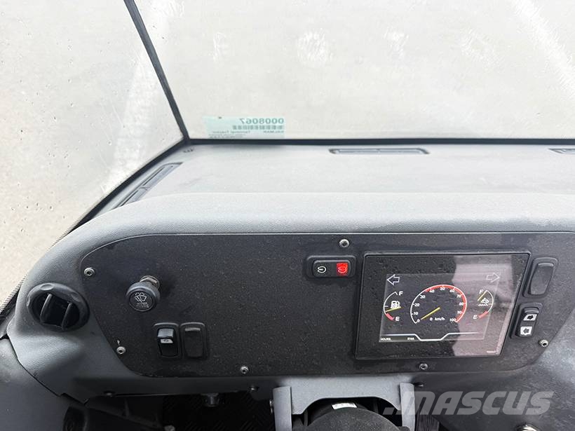 Kalmar Terminal tractor / Terminal-Zugmaschine / Cabezas tractoras