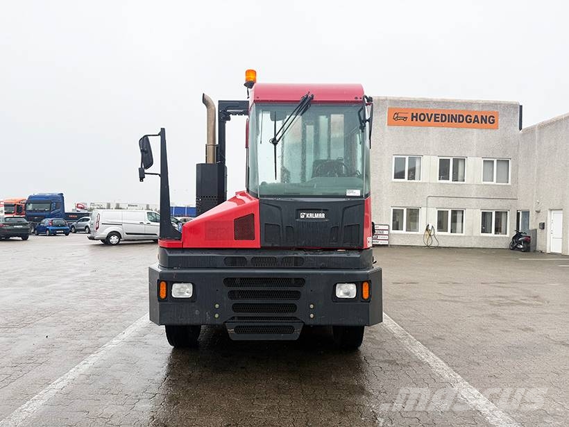 Kalmar Terminal tractor / Terminal-Zugmaschine / Cabezas tractoras