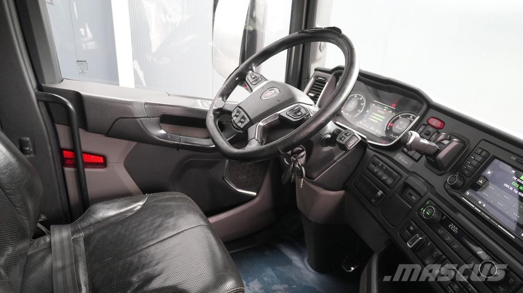 Scania R 520 V8 6x2 tractor unit retarder Trekkvogner