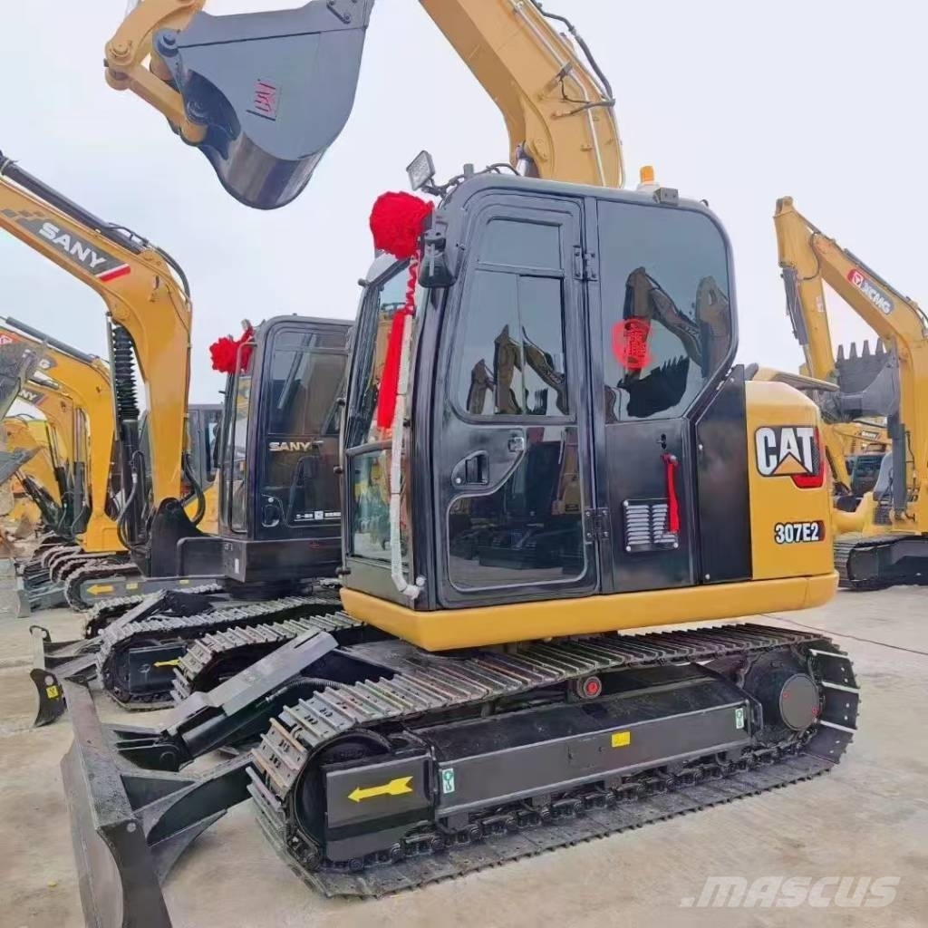 CAT 307E2 中型挖掘机
