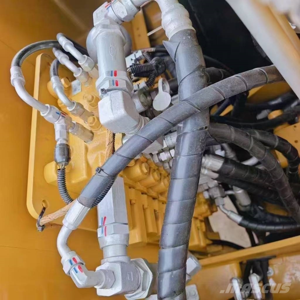 CAT 307E2 中型挖掘机