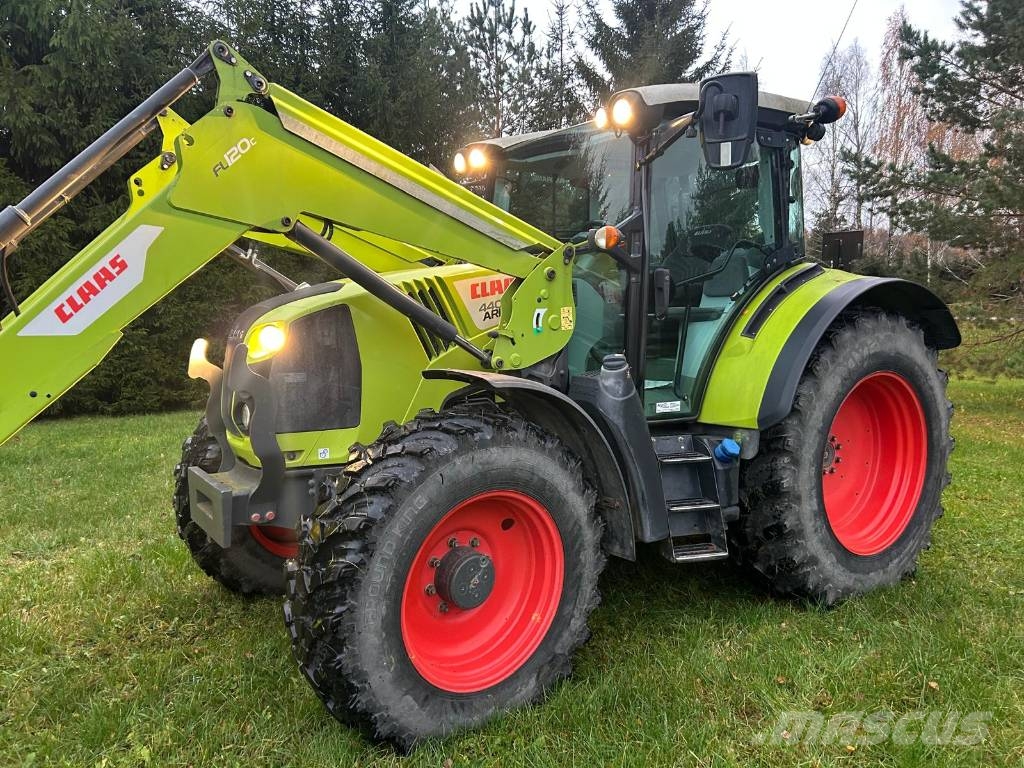 CLAAS Arion 440 Traktorji