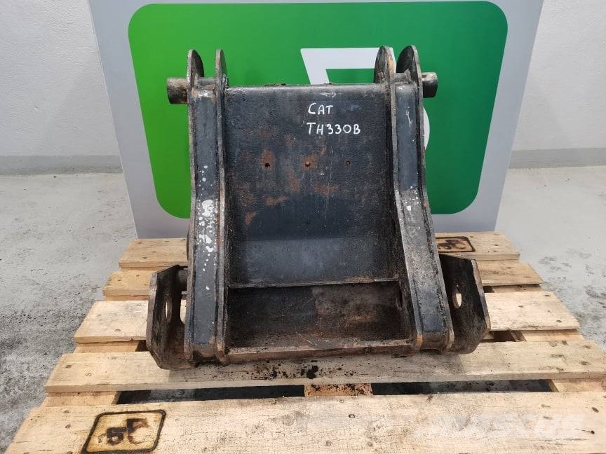 CAT TH 220 equipment frame Wysięgniki i ramiona