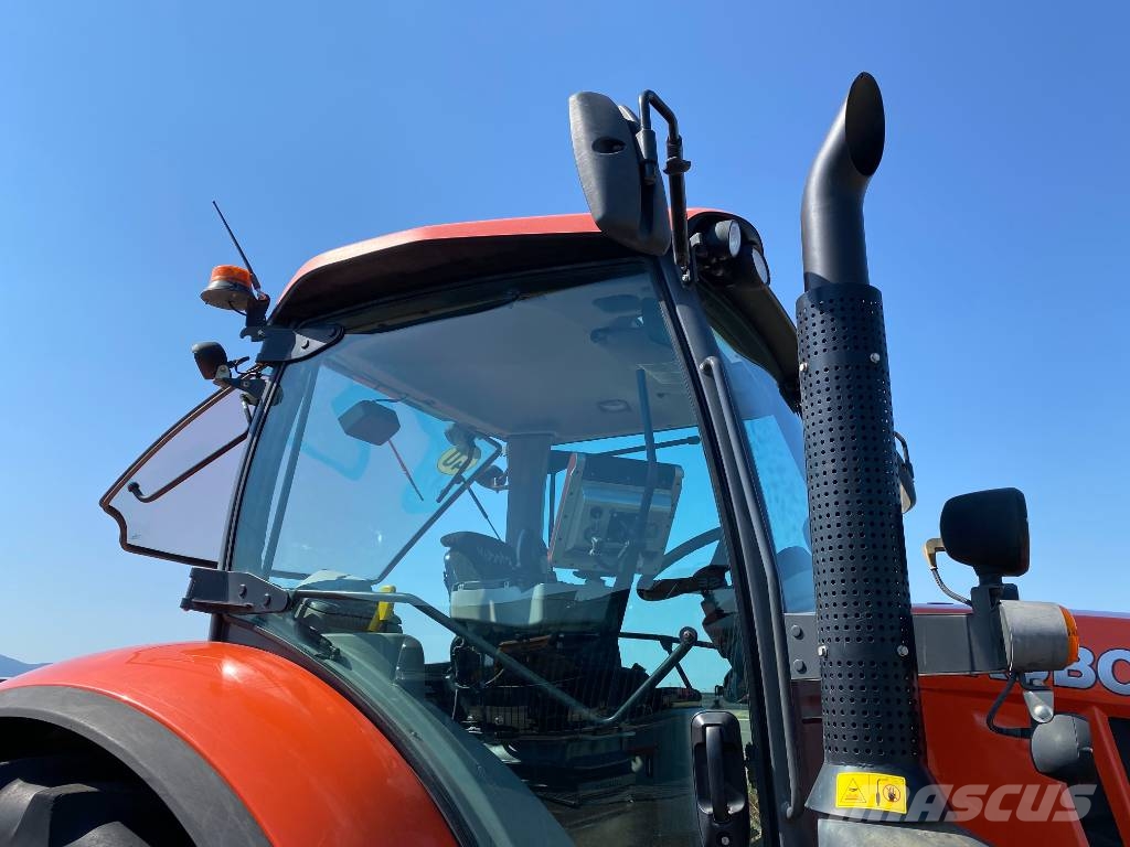 Kubota M7151/Premium-Powershift A REPARER Traktory