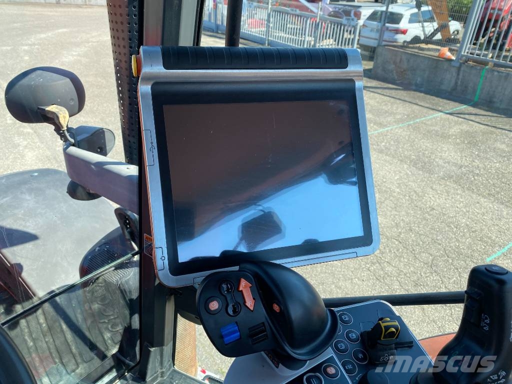 Kubota M7151/Premium-Powershift A REPARER Traktory