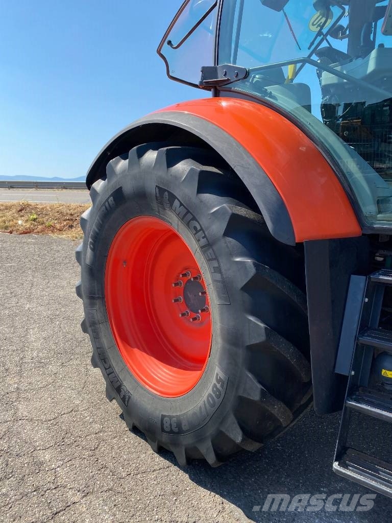 Kubota M7151/Premium-Powershift A REPARER Traktory