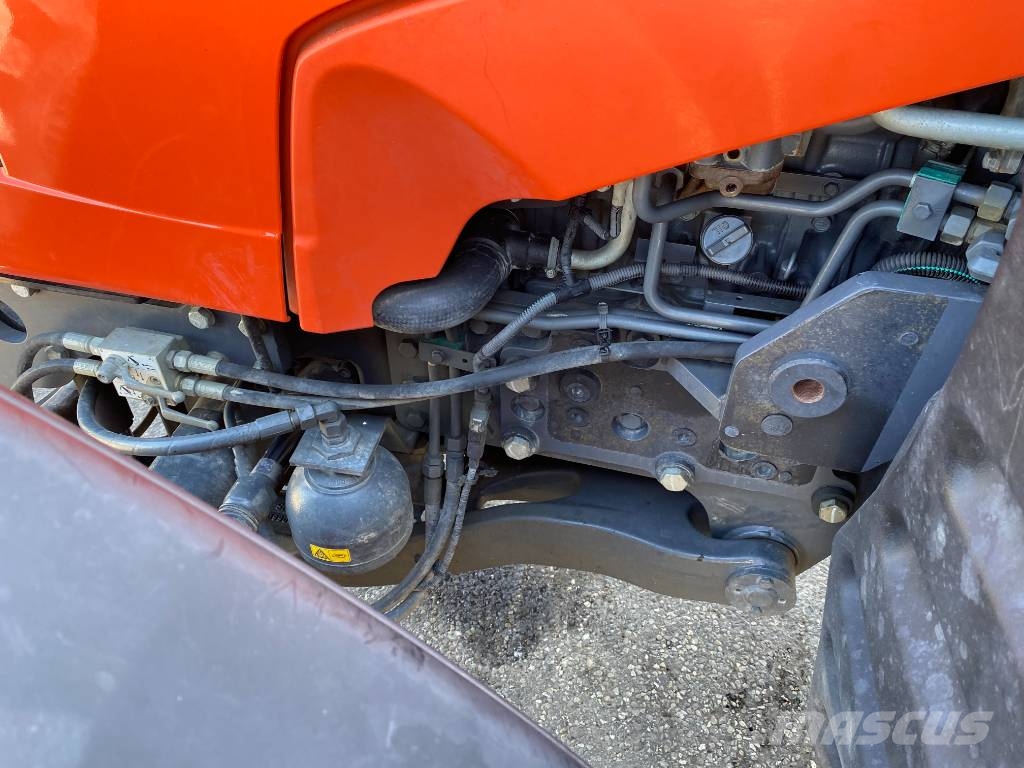 Kubota M7151/Premium-Powershift A REPARER Traktory