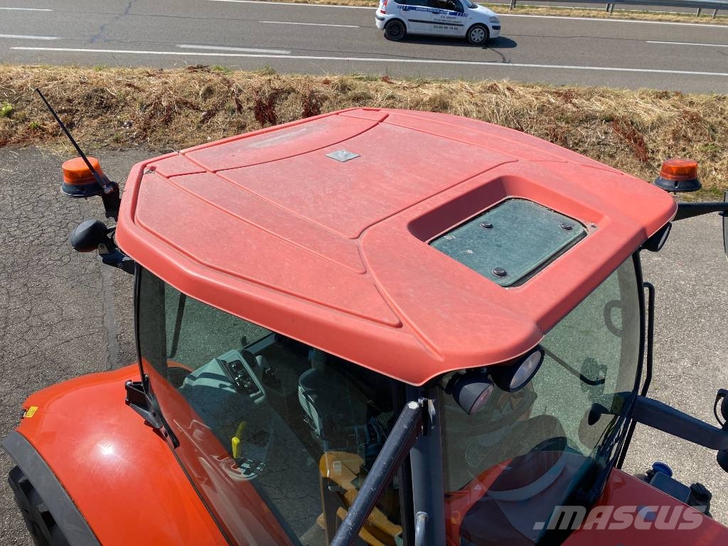 Kubota M7151/Premium-Powershift A REPARER Traktory