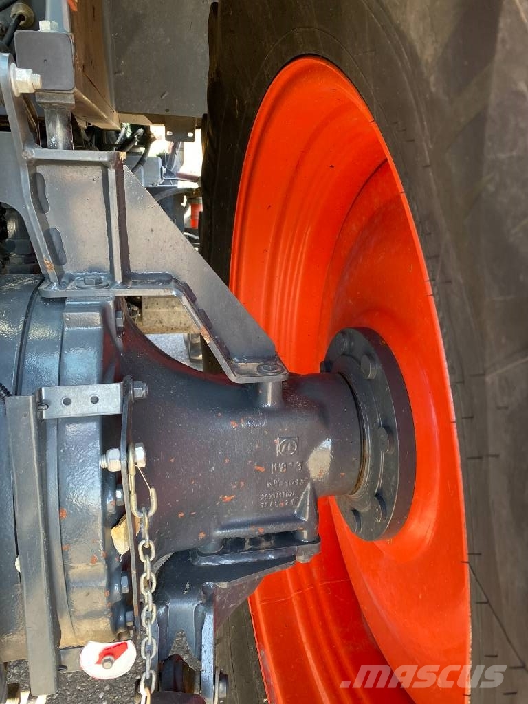 Kubota M7151/Premium-Powershift A REPARER Traktory