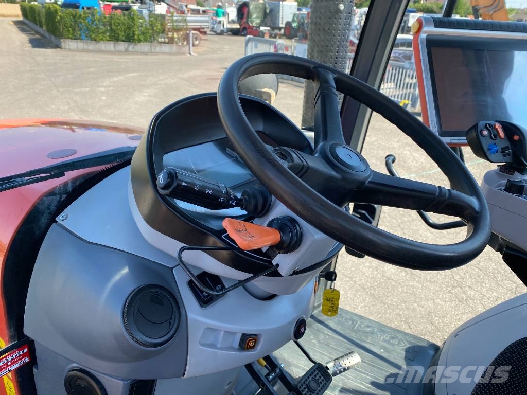 Kubota M7151/Premium-Powershift A REPARER Traktory
