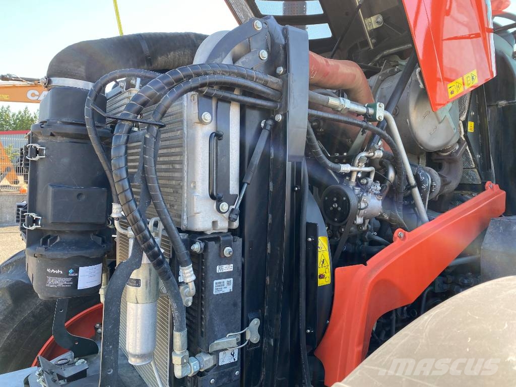 Kubota M7151/Premium-Powershift A REPARER Traktory