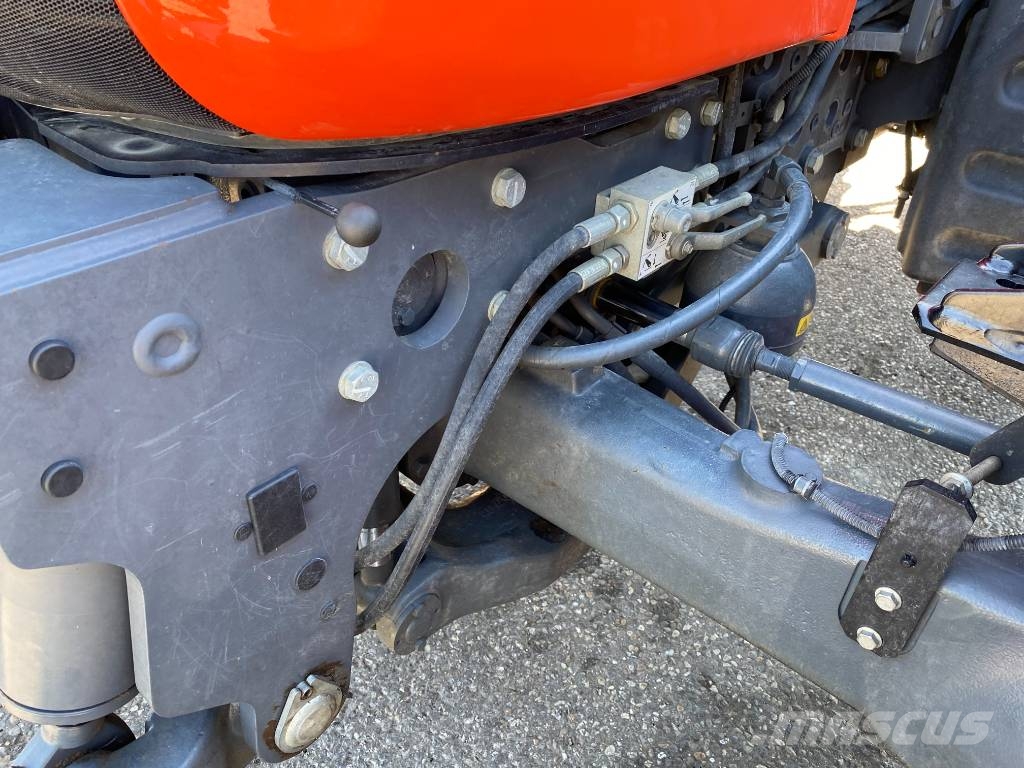 Kubota M7151/Premium-Powershift A REPARER Traktory