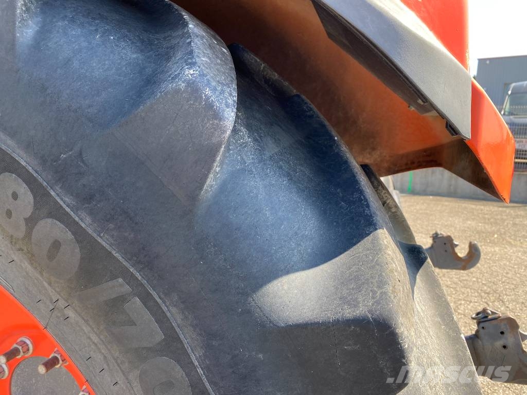 Kubota M7151/Premium-Powershift A REPARER Traktory