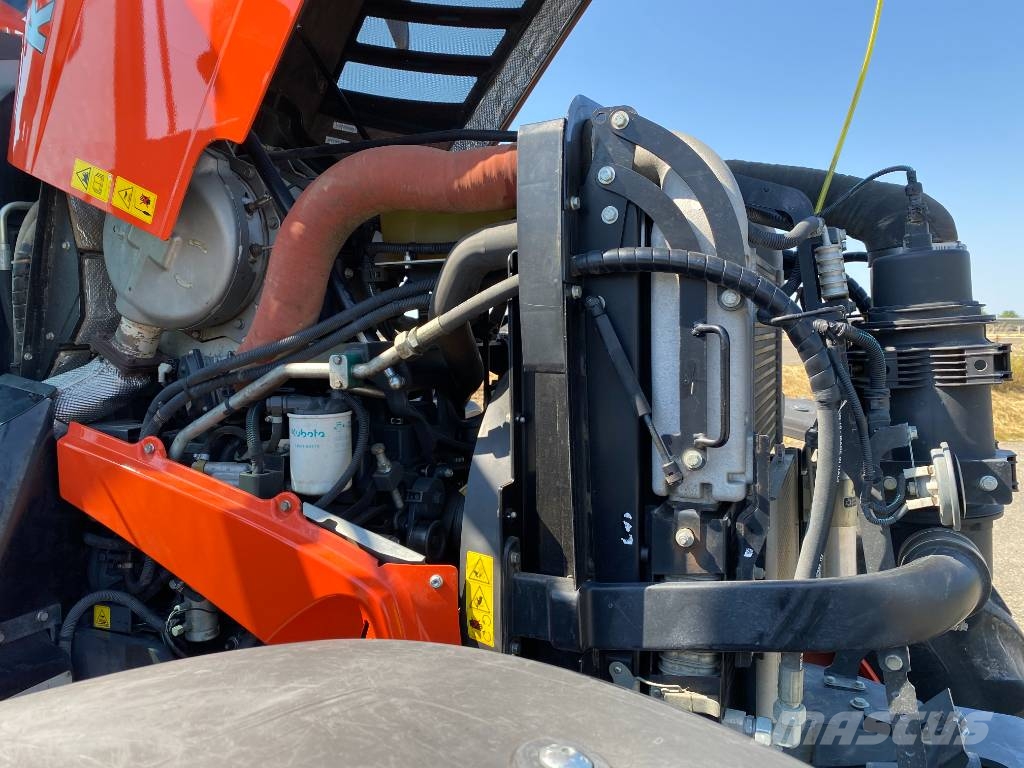 Kubota M7151/Premium-Powershift A REPARER Traktory